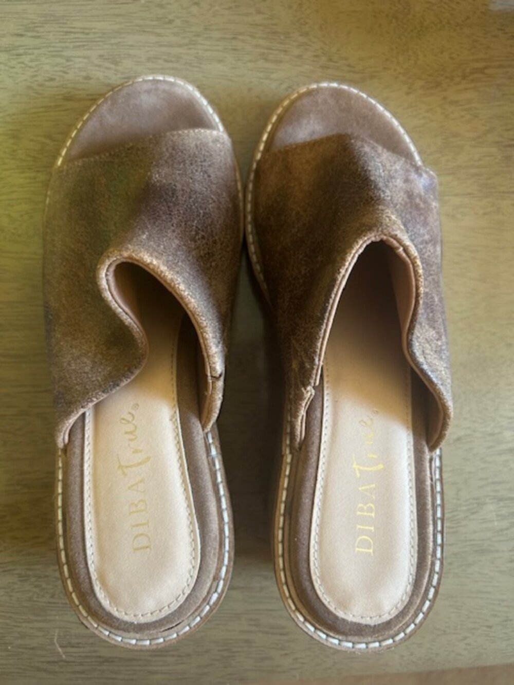 Diba True Women's Cloud Fall Wedge Distressed Brown size 8M